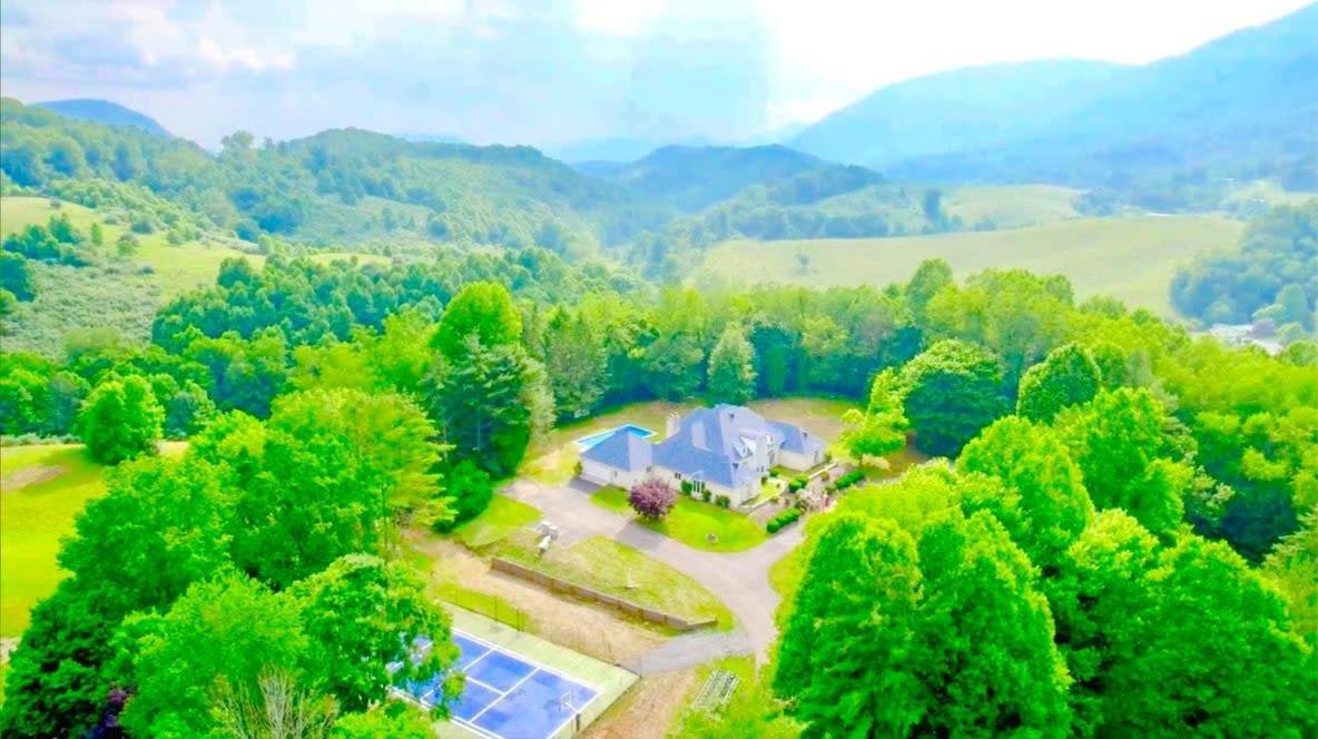 Gated Mansion - Basketball Court Movie Theater Views Big Stone Gap Exterior foto